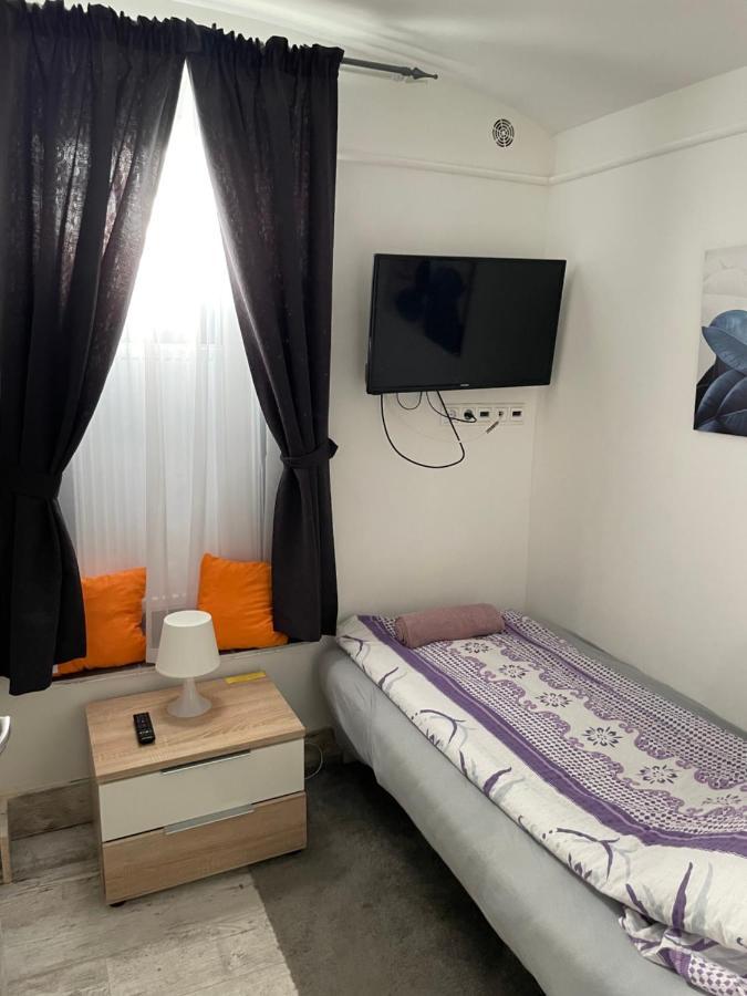 Centrum Wellness Hostel Дебрецен Экстерьер фото