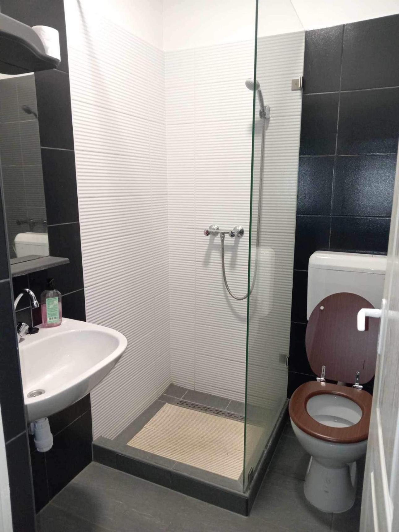 Centrum Wellness Hostel Дебрецен Экстерьер фото